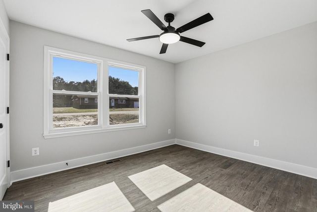 826 S GLEBE RD, Montross, VA 22520