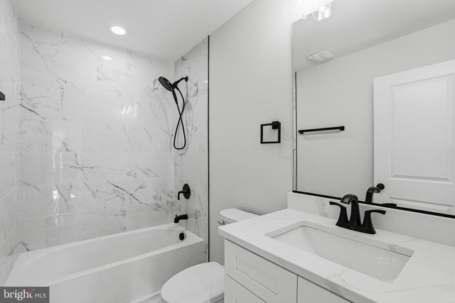 826 S GLEBE RD, Montross, VA 22520