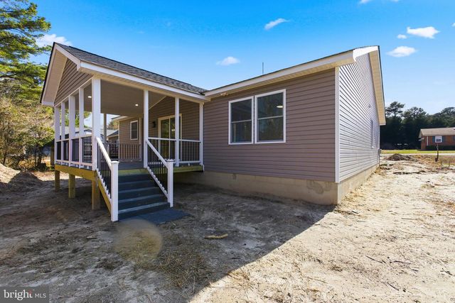 826 S GLEBE RD, Montross, VA 22520