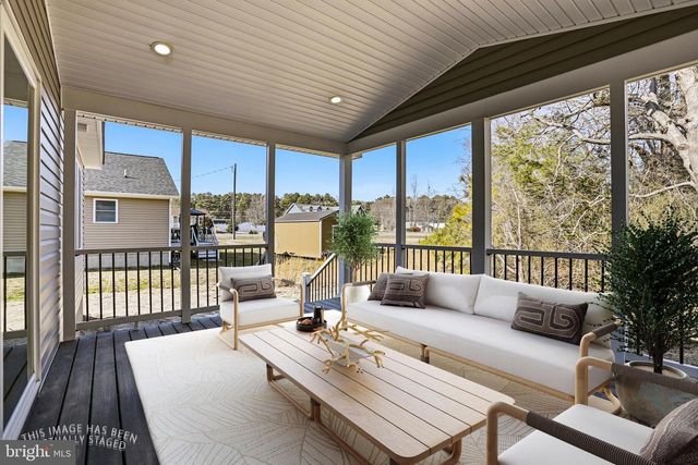 826 S GLEBE RD, Montross, VA 22520