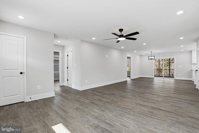 826 S GLEBE RD, Montross, VA 22520