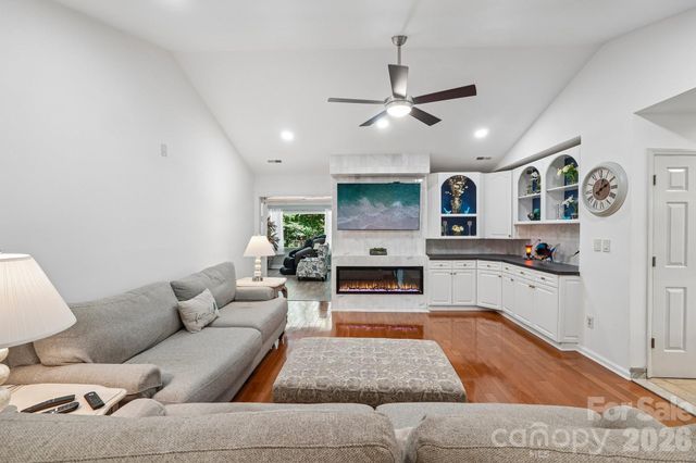 8463 Plantation Way, Harrisburg, NC 28075