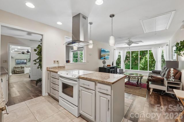 8463 Plantation Way, Harrisburg, NC 28075