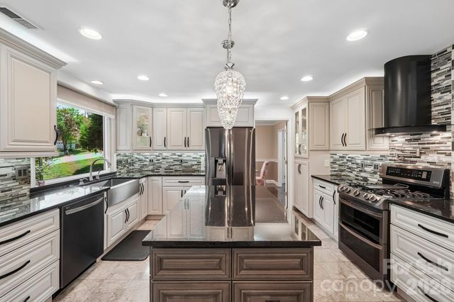 8463 Plantation Way, Harrisburg, NC 28075