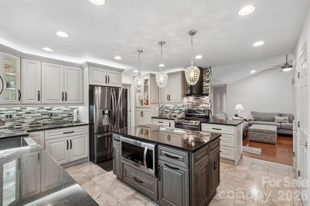 8463 Plantation Way, Harrisburg, NC 28075