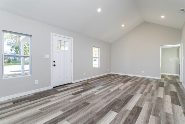 617 N HICKMAN ST, Centralia, MO 65240