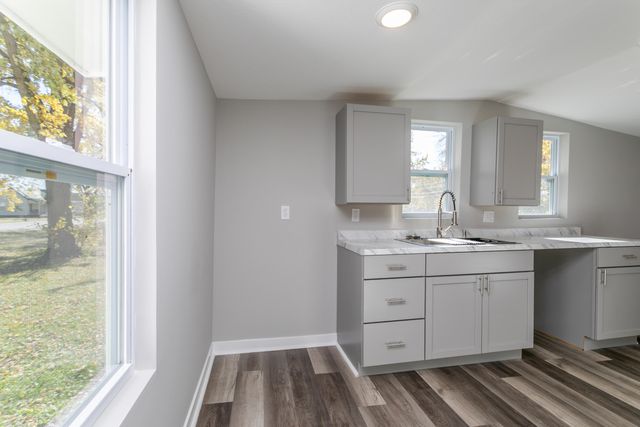 617 N HICKMAN ST, Centralia, MO 65240