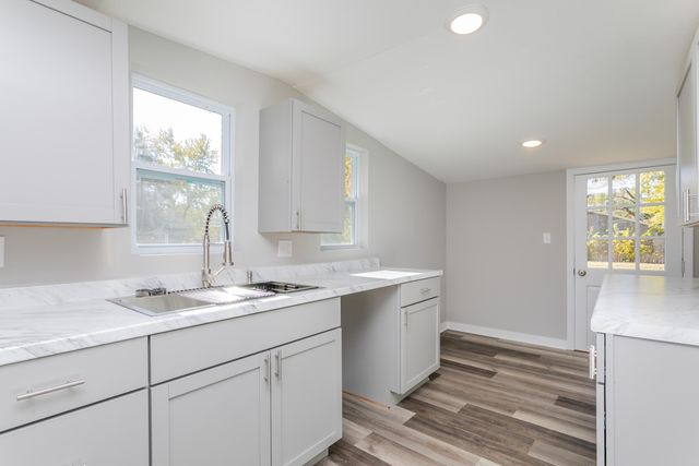 617 N HICKMAN ST, Centralia, MO 65240