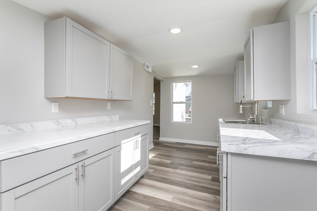 617 N HICKMAN ST, Centralia, MO 65240