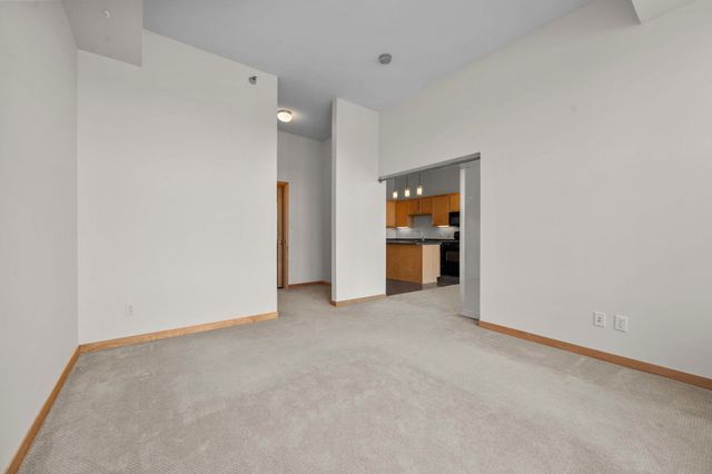 2650 University Avenue W 221, Saint Paul, MN 55114