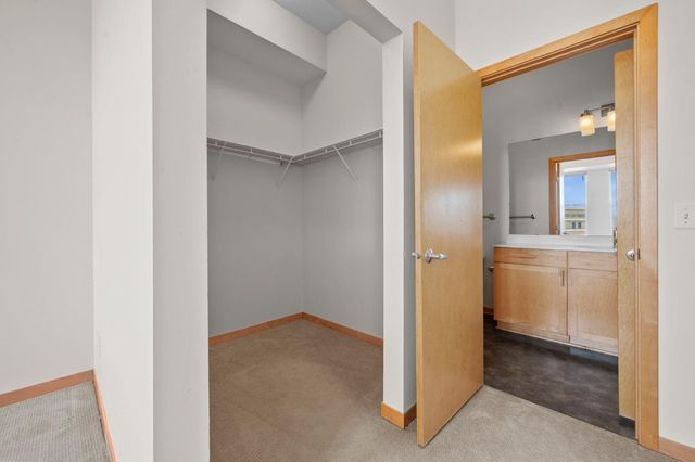 2650 University Avenue W 221, Saint Paul, MN 55114