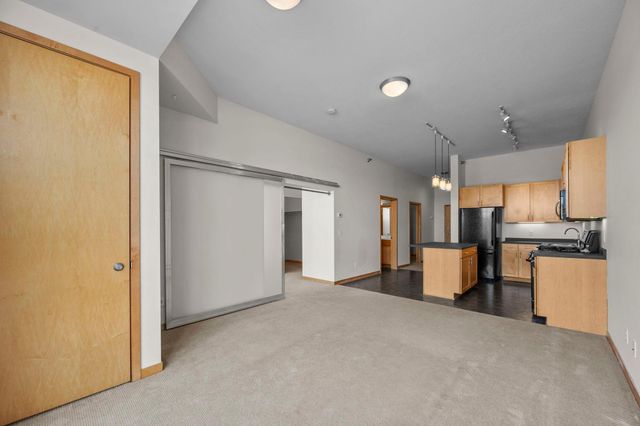 2650 University Avenue W 221, Saint Paul, MN 55114