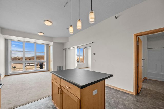 2650 University Avenue W 221, Saint Paul, MN 55114