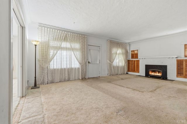 8 C Street, Lemoore, CA 93245