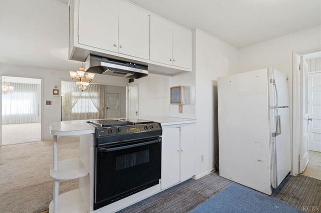 8 C Street, Lemoore, CA 93245