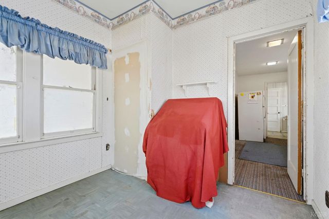 8 C Street, Lemoore, CA 93245