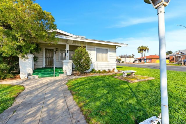 8 C Street, Lemoore, CA 93245