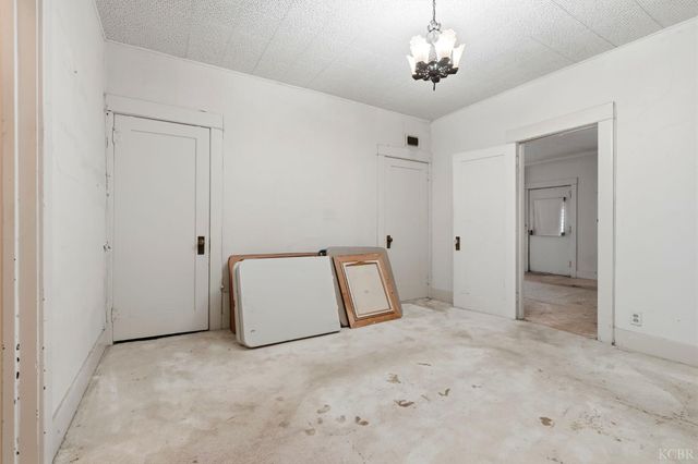 8 C Street, Lemoore, CA 93245