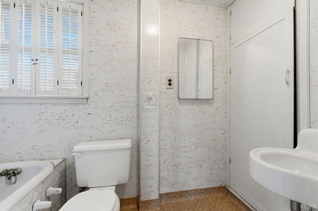 8 C Street, Lemoore, CA 93245