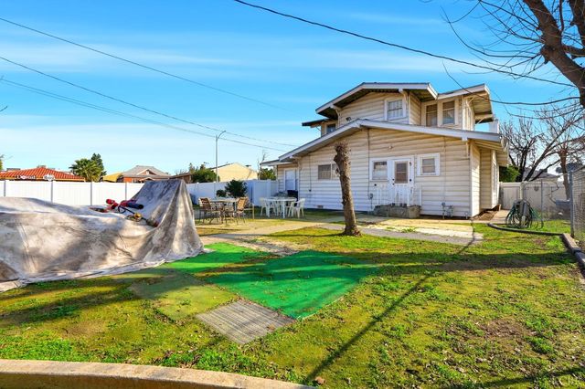 8 C Street, Lemoore, CA 93245