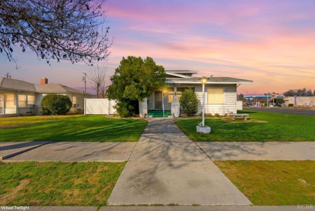 8 C Street, Lemoore, CA 93245