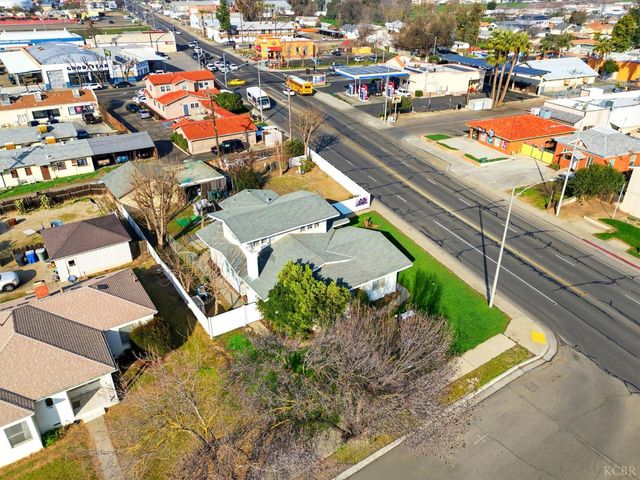 8 C Street, Lemoore, CA 93245