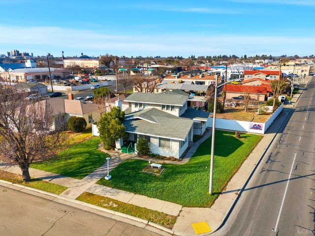 8 C Street, Lemoore, CA 93245