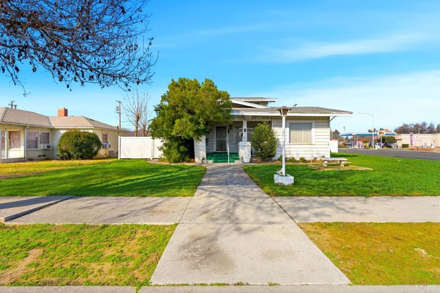 8 C Street, Lemoore, CA 93245