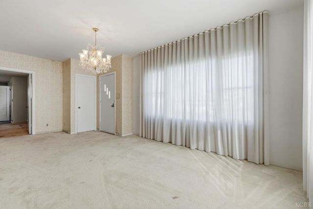 8 C Street, Lemoore, CA 93245