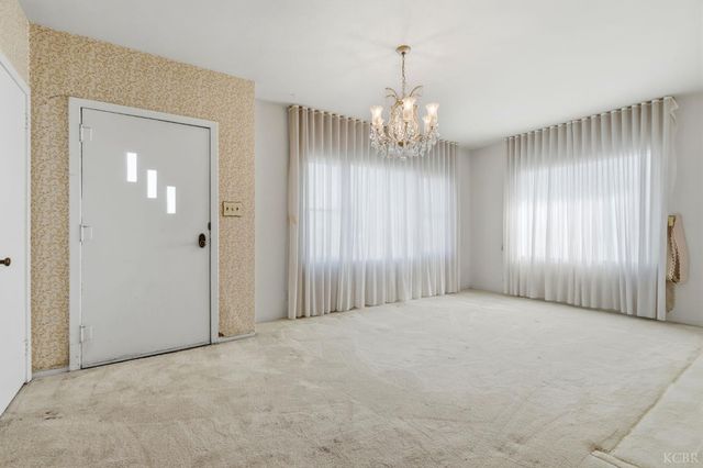 8 C Street, Lemoore, CA 93245