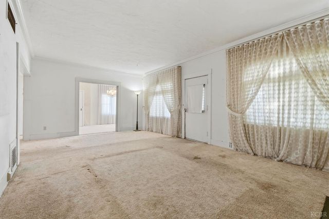 8 C Street, Lemoore, CA 93245