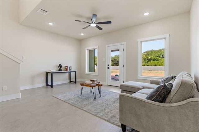 1007 Agua Escondida Court, Springtown, TX 76082