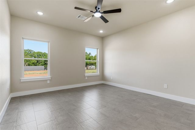 1007 Agua Escondida Court, Springtown, TX 76082