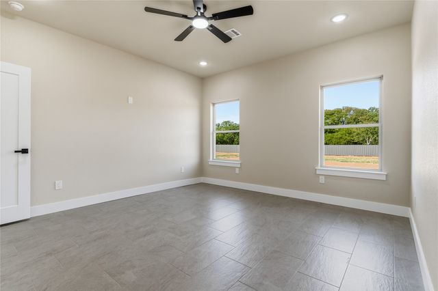 1007 Agua Escondida Court, Springtown, TX 76082