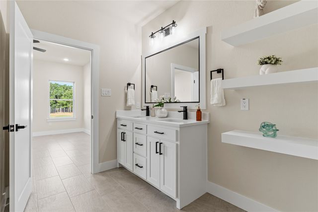 1007 Agua Escondida Court, Springtown, TX 76082