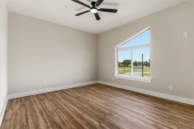 1007 Agua Escondida Court, Springtown, TX 76082