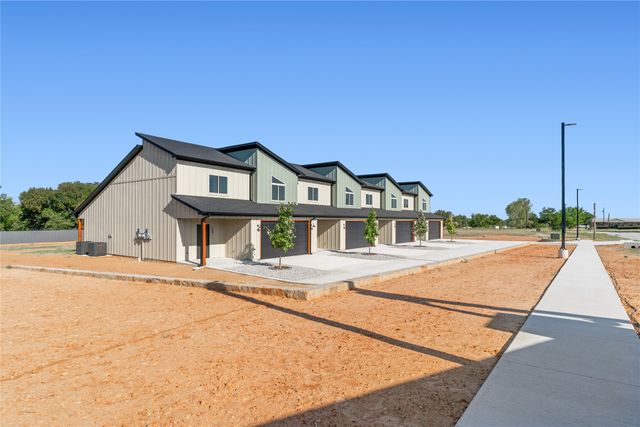 1007 Agua Escondida Court, Springtown, TX 76082