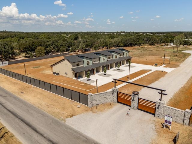 1007 Agua Escondida Court, Springtown, TX 76082