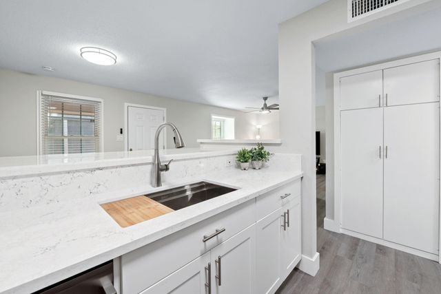7801 Shoal Creek BLVD 203, Austin, TX 78757