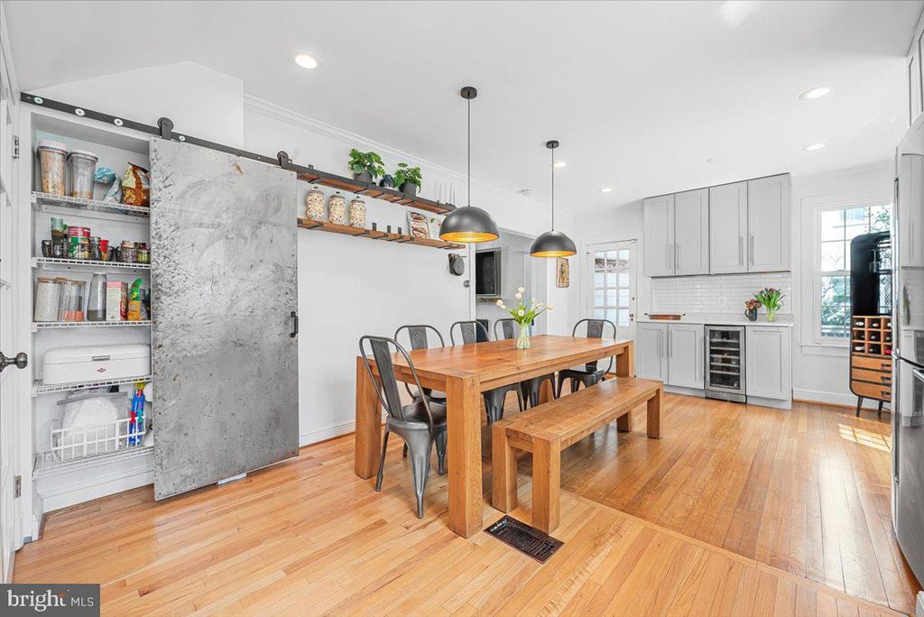 Image 12 of property listing at 4214 OAKRIDGE LN, Chevy Chase, MD 20815