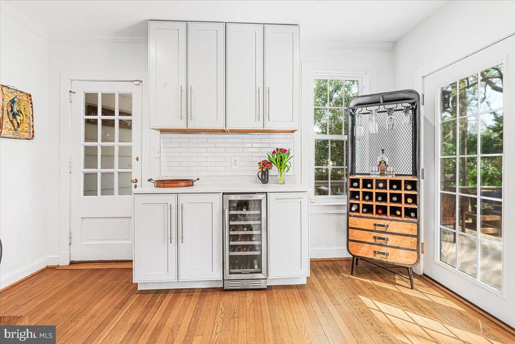 Image 15 of property listing at 4214 OAKRIDGE LN, Chevy Chase, MD 20815