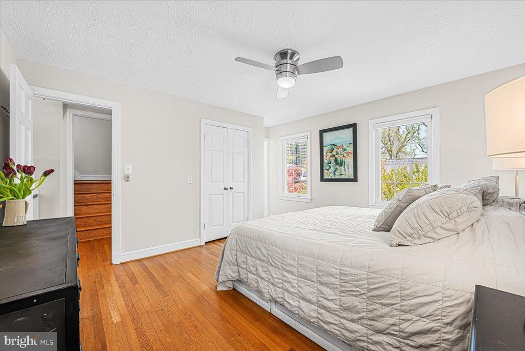 Image 19 of property listing at 4214 OAKRIDGE LN, Chevy Chase, MD 20815