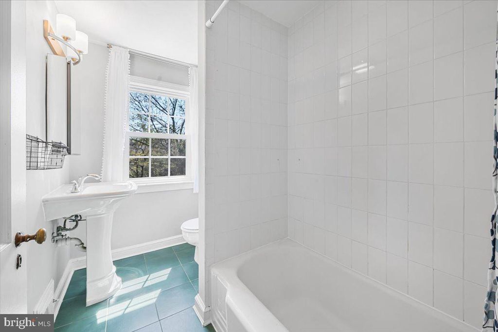 Image 31 of property listing at 4214 OAKRIDGE LN, Chevy Chase, MD 20815