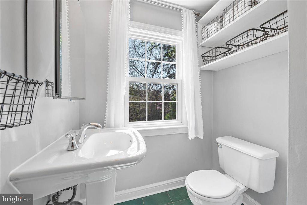 Image 32 of property listing at 4214 OAKRIDGE LN, Chevy Chase, MD 20815