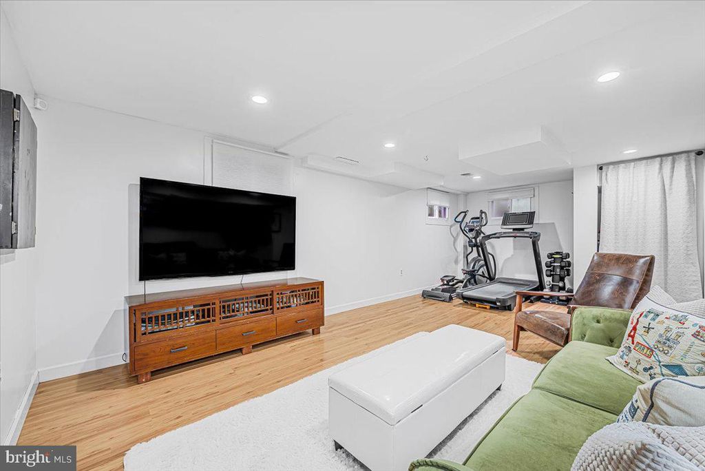 Image 35 of property listing at 4214 OAKRIDGE LN, Chevy Chase, MD 20815