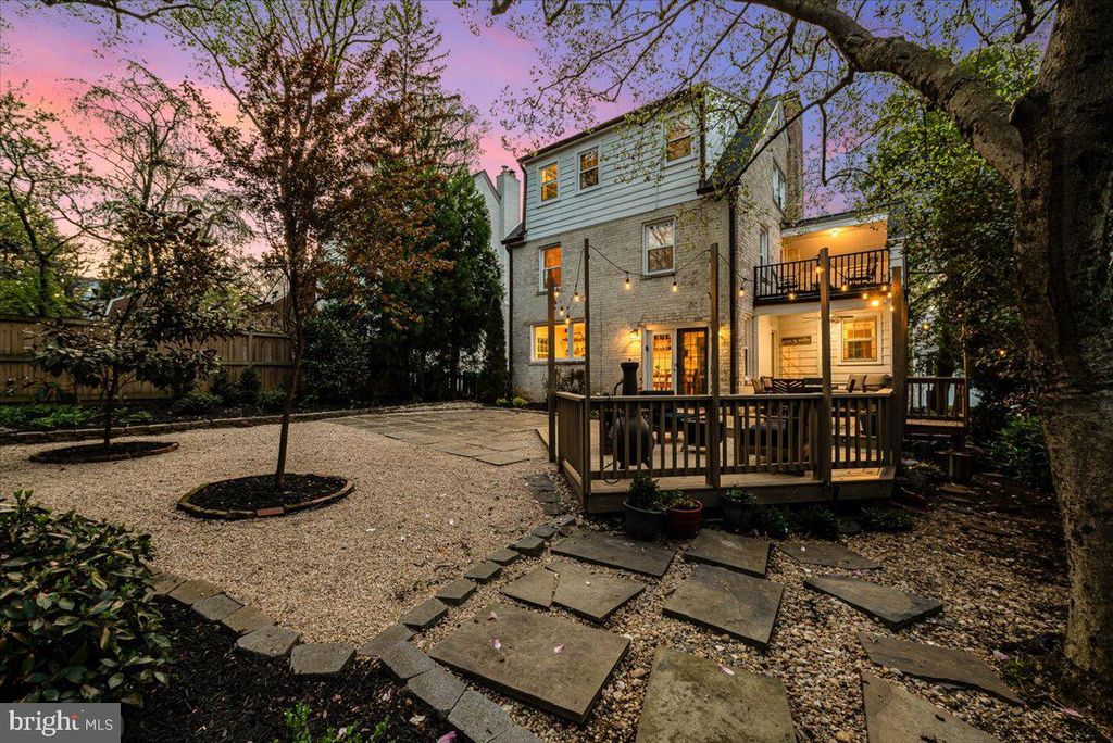 Image 43 of property listing at 4214 OAKRIDGE LN, Chevy Chase, MD 20815