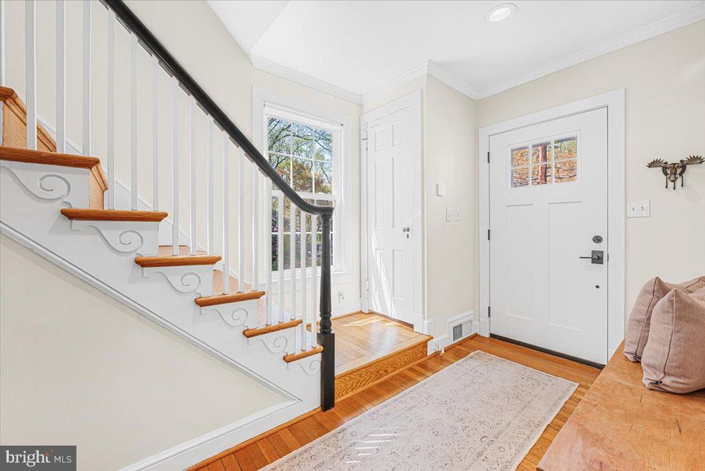 Image 6 of property listing at 4214 OAKRIDGE LN, Chevy Chase, MD 20815