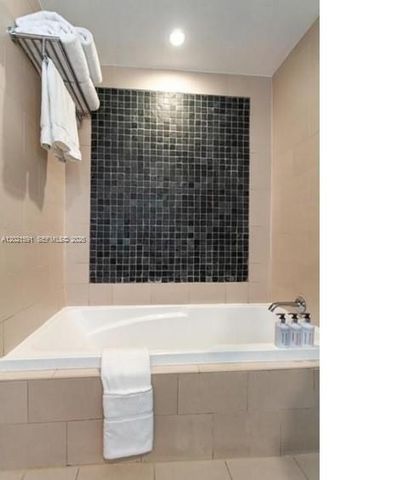 17315 Collins Ave 806, Sunny Isles Beach, FL 33160