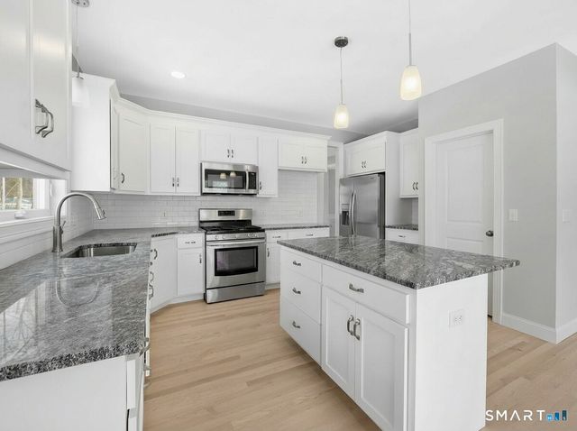 102 West Street, Hebron, CT 06248