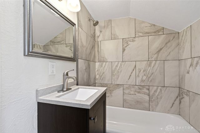 2930 Robin Road, Kettering, OH 45409
